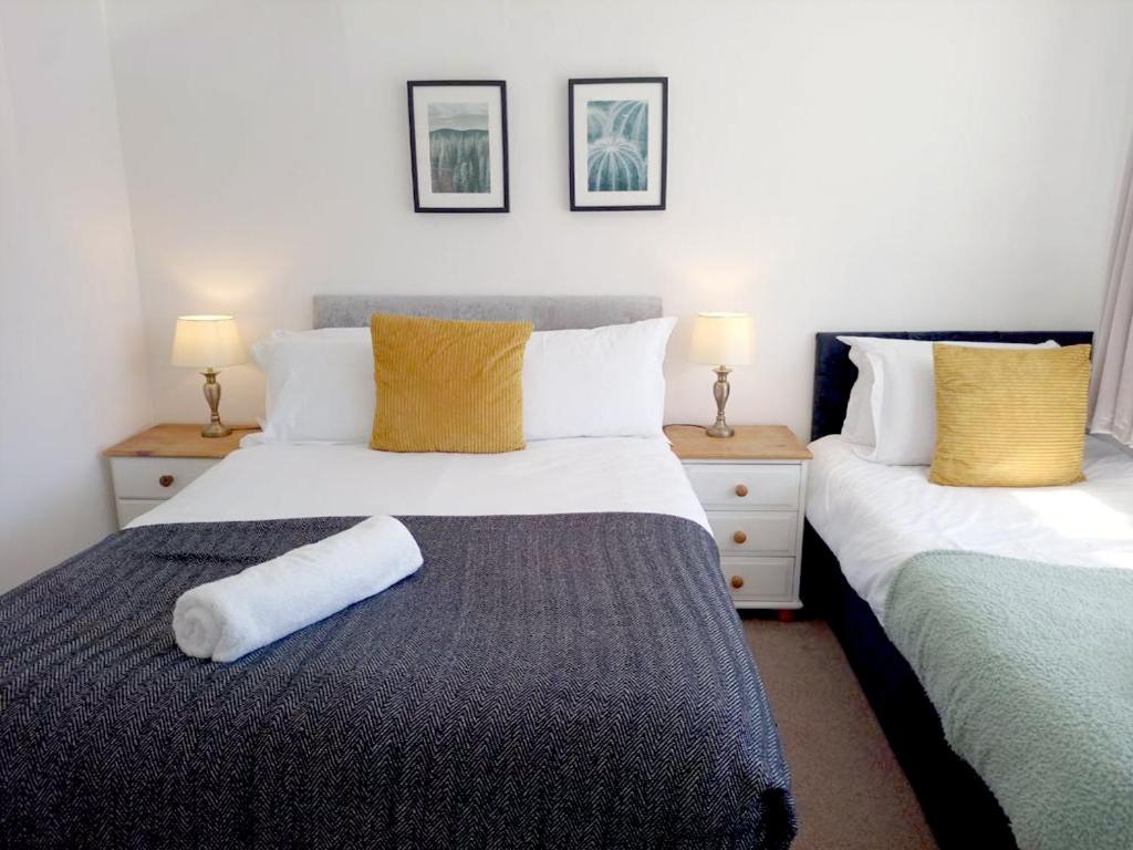 Cozy 4 Bedroom House In Smethwick With 4 Bathrooms Perfect For Contractors And Families เบอร์มิงแฮม ภายนอก รูปภาพ